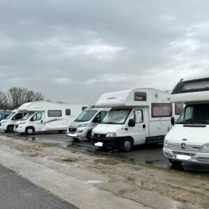 Las autocaravanas regresan a la Peraleda por Semana Santa: después se concretará un aparcamiento definitivo