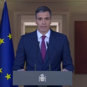 Pedro Sánchez seguirá siendo presidente del Gobierno: "Hay veces en las que la única forma de avanzar es detenerse y reflexionar"