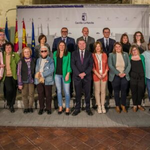 Firman el contrato de ejecución de las obras del centro de mayores y centro especializado en Alzheimer de Talavera