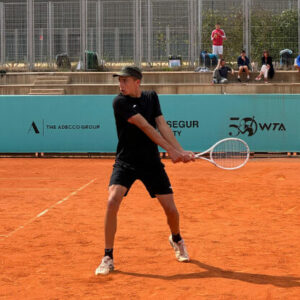 Maxi Carrascosa Díaz roza la proeza en el torneo internacional de tenis J60 de Alicante
