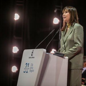 Mabel Lozano recibe en su tierra la Medalla de Oro de Castilla-La Mancha: "Me hace más ilusión que el Goya"