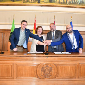 La UCLM fomentará la investigación y la docencia en la provincia gracias a un convenio con la Diputación