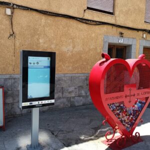 Pantallas táctiles para ofrecer información turística, la apuesta del Grupo de Desarrollo Rural Montes de Toledo en una veintena de municipios