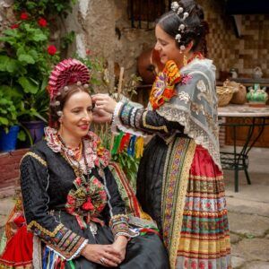 Las Jornadas del Traje y Bordado de Navalcán estrenan su reconocimiento como Bien de Interés Cultural Inmaterial