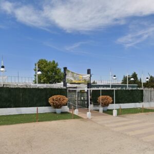 La Asociación de Hostelería reclama abrir Summerland y pone un recurso contra la licitación de la nueva carpa en la Peraleda