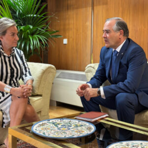 Tolón se reúne con el alcalde de Talavera para "reforzar la colaboración" entre la Delegación y el Ayuntamiento