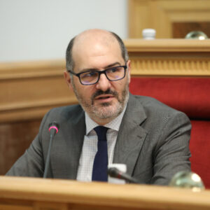 El PP no tomará medidas contra los diputados que avalaron la reducción de condenas en la UE, entre ellos Velasco, profesor de Derecho