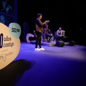 Nieves Concostrina: "La radio es como esa tienda de ultramarinos en la que encuentras de todo"