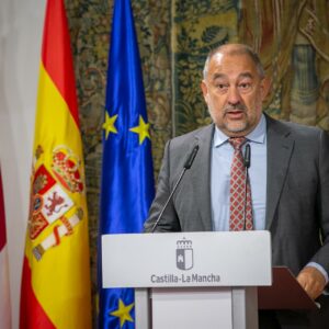 Julián Garde repetirá mandato como rector de la UCLM tras proclamarse como único candidato