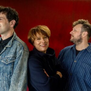 Triángulo de Amor Bizarro: "En el sector tienes que ser un trilero y un vendedor de humo, que es lo que funciona"