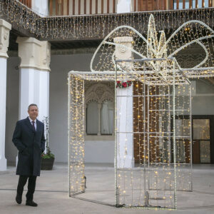 García-Page pide abandonar la crispación "delirante" y recuerda a la Transición en su tradicional saludo de Año Nuevo