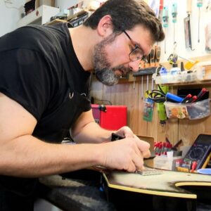 Luthería Toledo reivindica desde Guadamur la creación de un título oficial que avale la profesión