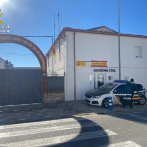 Detienen a un joven por robar el bolso a una mujer de 75 años en Santa Olalla con el método del 'tirón'