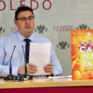 El concejal de Festejos denuncia la "manipulación" de las luces de Navidad: "Se apagaban y un perfil falso subía una foto a redes"