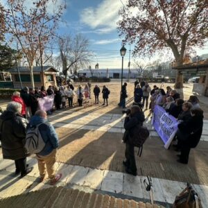 La primera concentración del año contra la violencia de género en Toledo mantiene la desunión política