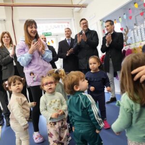 Navalcán inaugura su nueva escuela infantil con una oferta de 17 plazas