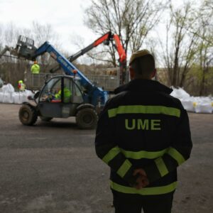 El Hospital de Parapléjicos, fuera de "peligro" por la crecida del río Tajo: el agua no alcanza el primer dique