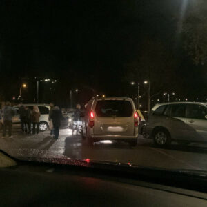 El PSOE critica "el caos" en el apartamiento de Safont al bloquearse la barrera de salida bajo la lluvia