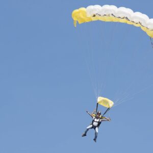 Fallece un monitor de paracaidismo en un accidente mientras practicaba saltos en un pueblo de Toledo