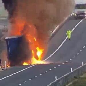 El incendio de un camión provoca el corte de la A-4 a la altura de Tembleque en dirección Andalucía