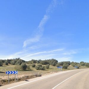 Fallece un hombre en Menasalbas al impactar frontalmente su coche con un camión que transportaba butano