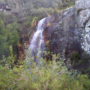 Fallece una mujer tras caer de una cascada mientras hacía senderismo en Las Hunfrías