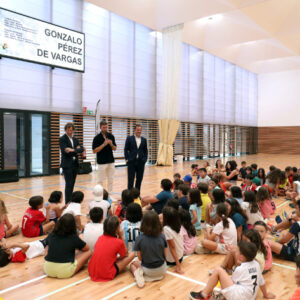 Gonzalo Pérez de Vargas ya da nombre al pabellón de la Escuela Central de Educación Física