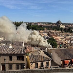 El incendio en una casa de la calle Zarzuela de Toledo provoca su derrumbe, sin daños personales