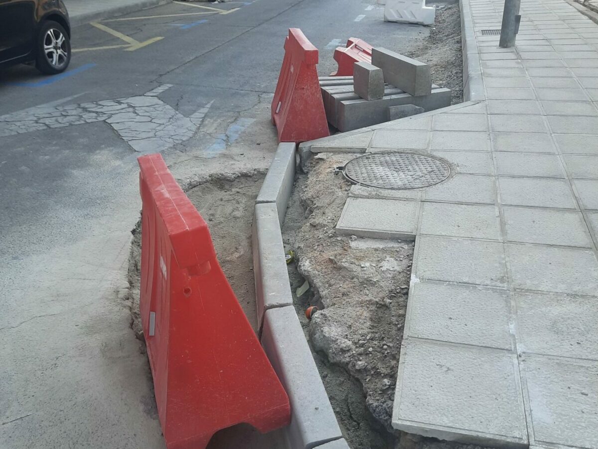 Rectifican un espacio de aparcamientos en una obra en Santa Teresa tras las quejas vecinales