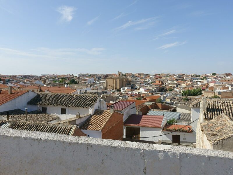 Santa Cruz de la Zarza secunda también la demanda de un nuevo instituto en Noblejas