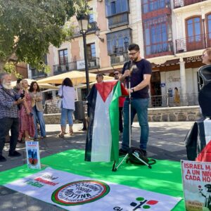 Toledo rinde homenaje a los niños asesinados en Gaza: "Soy testigo de un infierno que el mundo ha decidido ignorar"