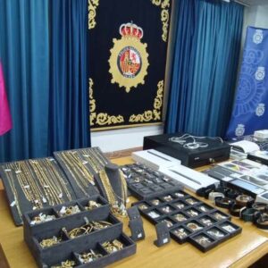 Cuatro detenidos en Toledo por robar un botín valorado en 142.000 euros en un centro comercial
