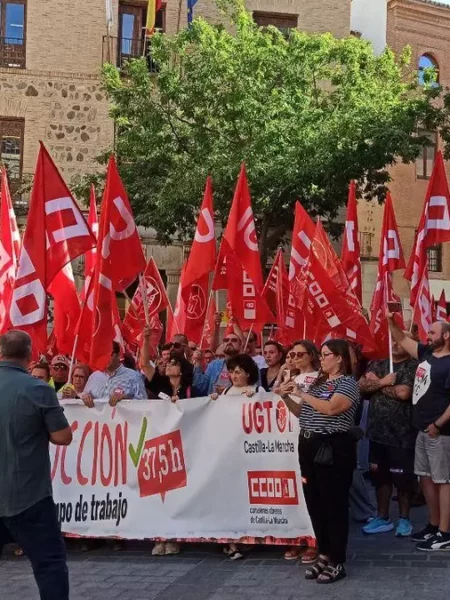 Los sindicatos se movilizan en Toledo a favor de la reducción de la jornada laboral: "Ya es hora”