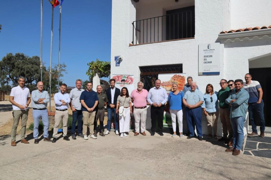 La empresa talaverana DeRaza ibérico gestionará el Centro de Investigación Agropecuaria Dehesón del Encina