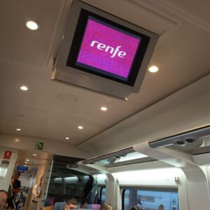 Revuelta en el Avant Toledo-Madrid: decenas de pasajeros se suben al siguiente tren tras no salir el suyo