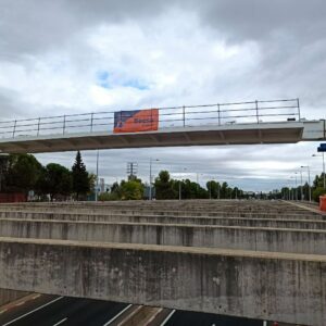 La pasarela del carril bici entre Santa Bárbara y el Polígono ya cruza la TO-23