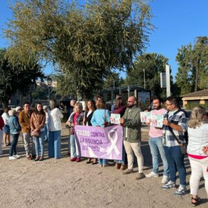 PSOE e IU dan la espalda a Red Madre en la concentración contra la violencia machista: "No respeta los derechos de las mujeres"