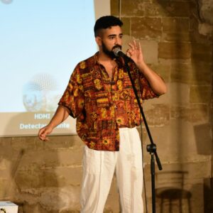 Goyo Silvestre, el escritor y apicultor que clama por que la poesía regrese a las calles: "Las instituciones de Toledo la dejaron morir"