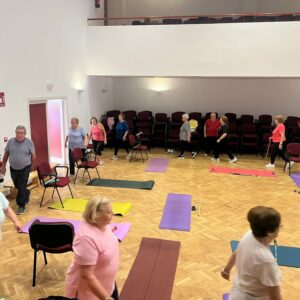 Los mayores de Santa Bárbara se ponen en forma y mejoran su salud en el centro cívico