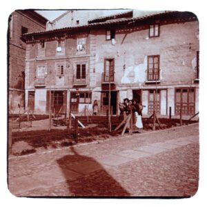 SE VENDE: coqueta terracita. Precio: solo un trozo de espacio público