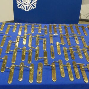 La Policía Nacional recupera más de cien manillas de puertas sustraídas en Talavera de la Reina