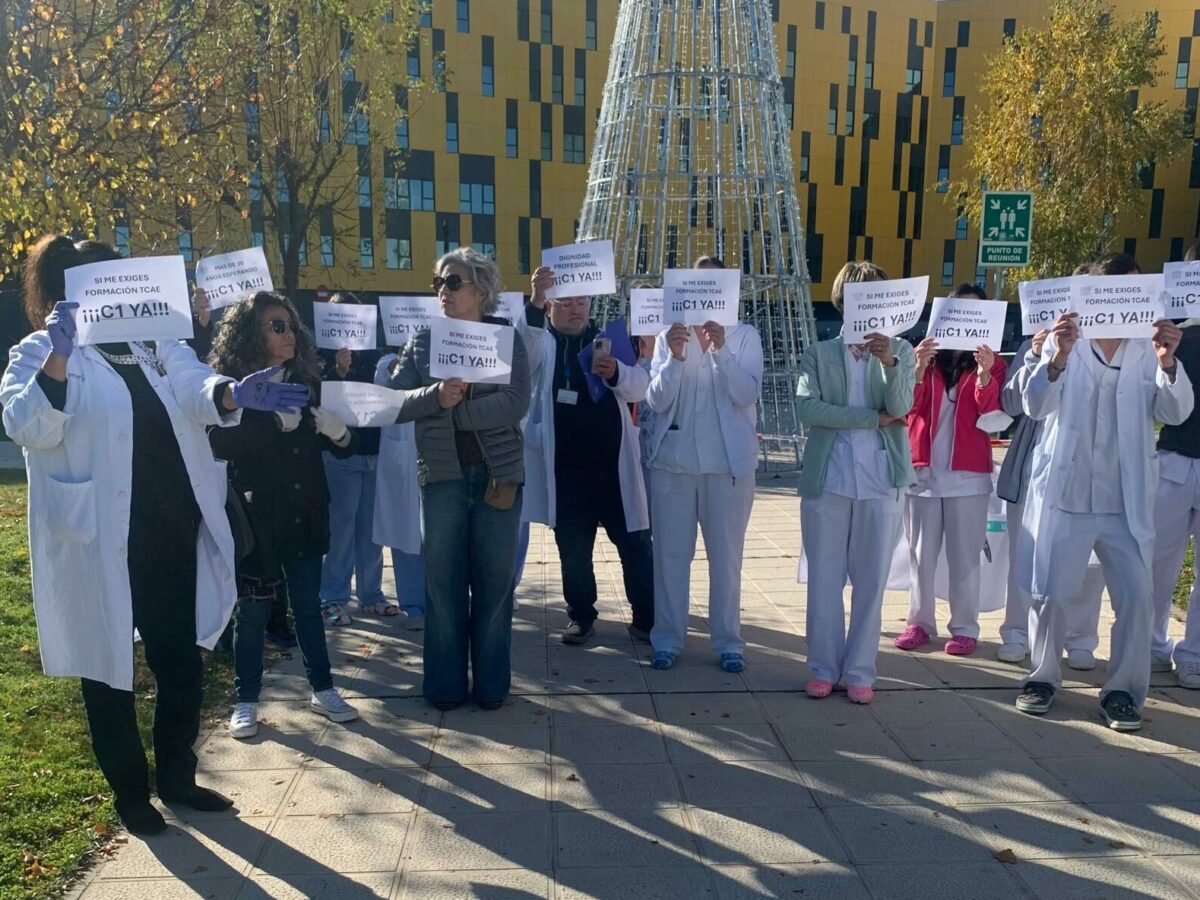 Los TCAE, de huelga en Toledo: "Estamos en un grupo profesional que no refleja nuestro trabajo real"