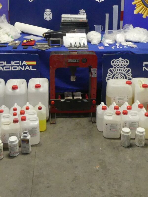 Desmantelan un laboratorio clandestino de cocaína en Talavera tras incautar 415 gramos en roca